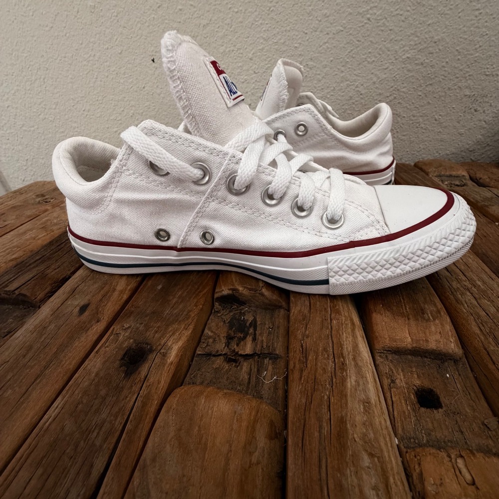Converse Chuck Taylor All Star Madison Size 7 White Canvas Sneakers 563509F